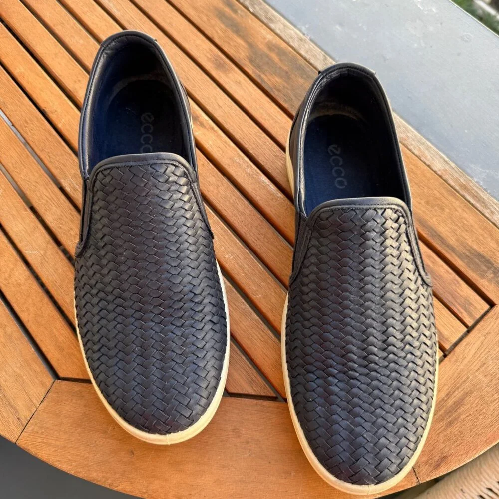 Ecco Womens Black Woven Leather Slip-On Shoes Extra Width - Picture 2 of 8